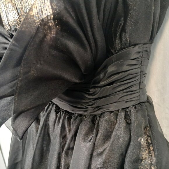 Stunning Black & Gold Formal Mini Gown - Picture 4 of 6